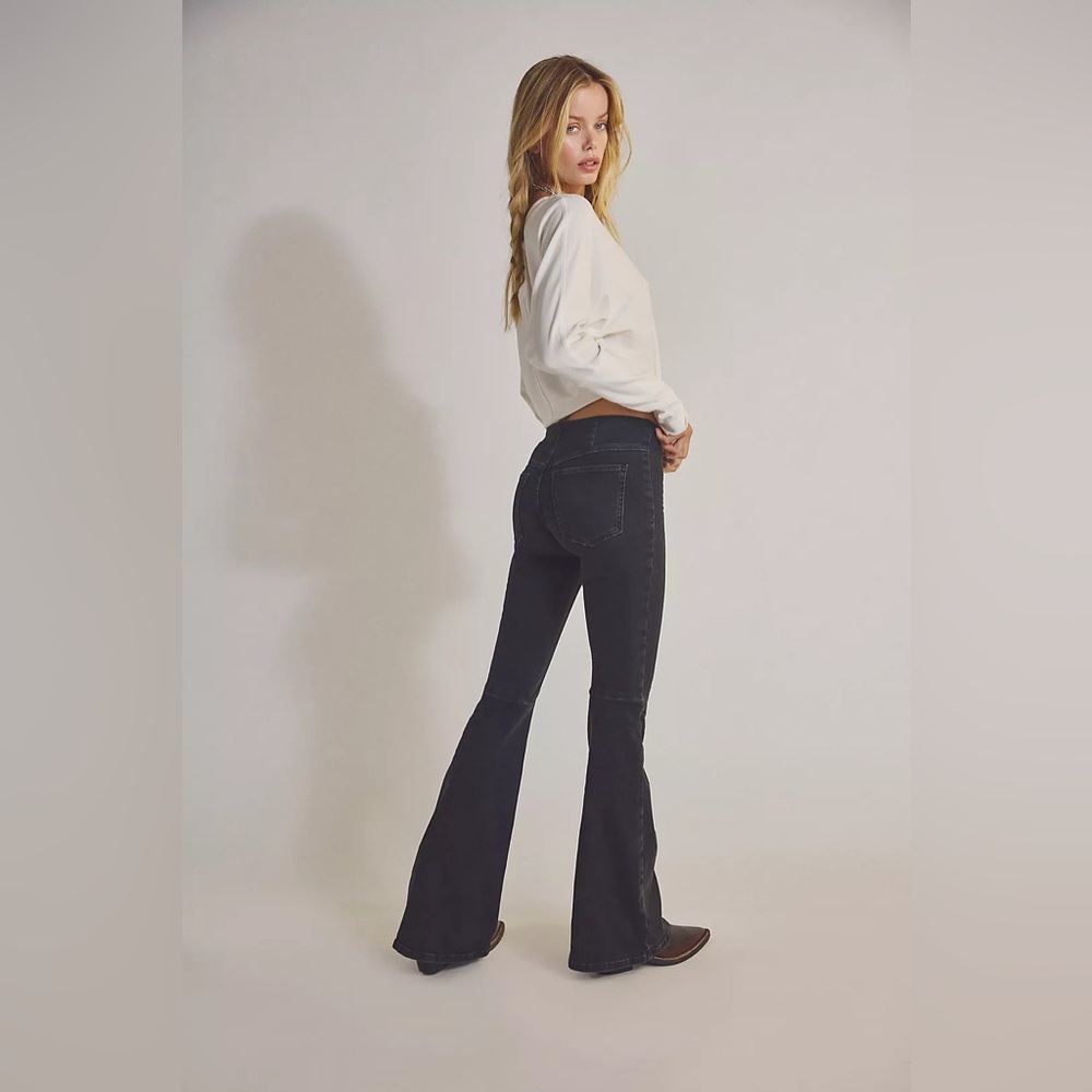Free People Washed Black Pull on Flare Denim Jeans Size 29 - Picture 5 of 8
